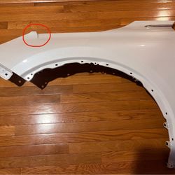 Acura MDX 2022-2024 . Front Driver Side Fender with damage. White Pearl Color. OEM original Part.