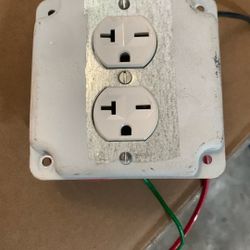 Used Single Phase Receptacles240  &4x4 Boxes 