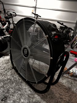 EXTREME GARAGE 30 INCH INDUSTRIAL DRUM FAN 3 SPEED MODEL HVD-30T LIGHTLY USED