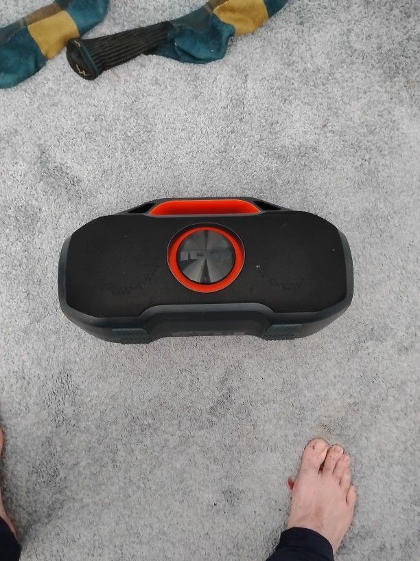 Bluetooth Speaker - Water resistant