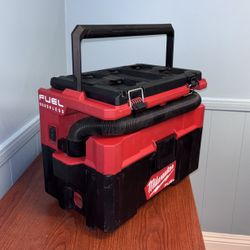 Milwaukee M18 FUEL PACKOUT 18-Volt Lithium-Ion Cordless 2.5 Gal. Wet/Dry Vacuum (Vacuum-Only)