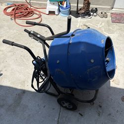 MARSHALLTOWN CEMENT MIXER 