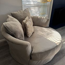 Cushioned Lounge Sofa 