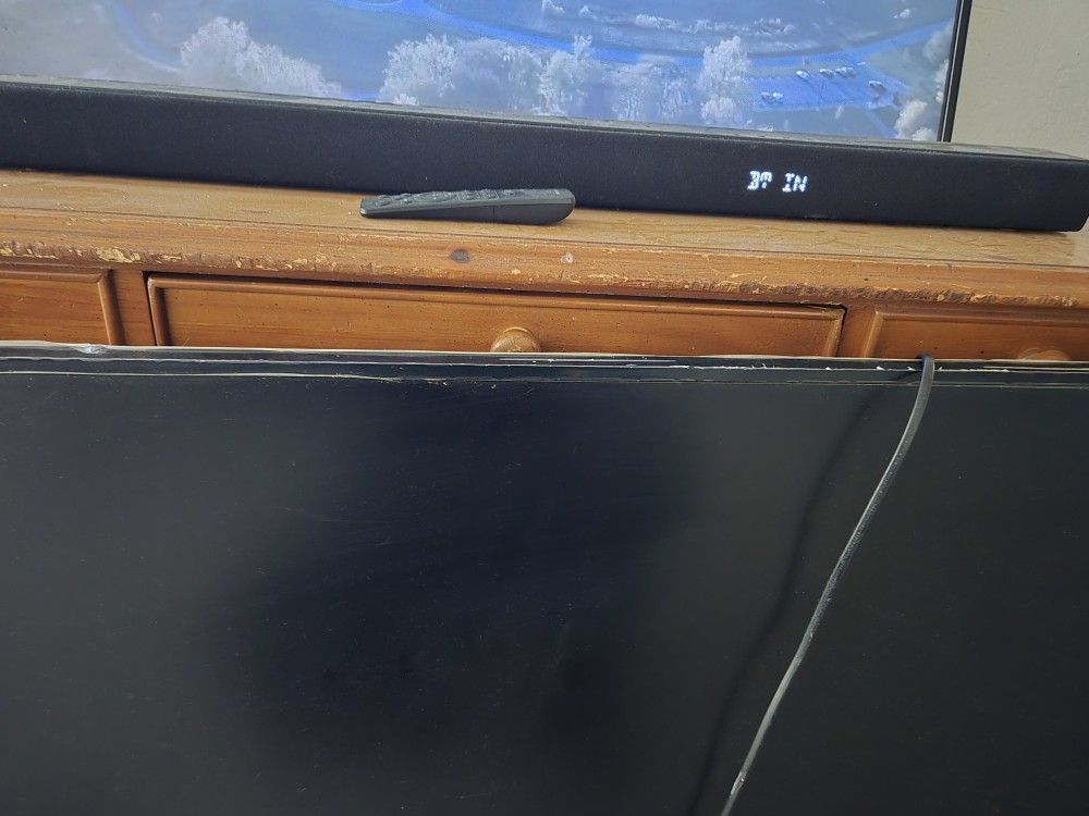Hisense Sound Bar With Surround Sound And Subwoofer