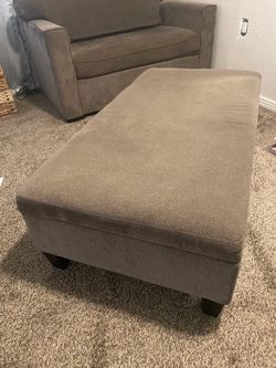 Free Living Spaces Storage Ottaman