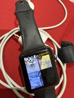 APLE WATCH IN PERFECT CONDITION WITH CHARGER 