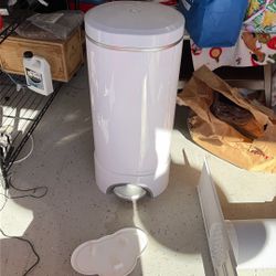 Free Baby Diaper Pale