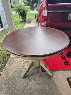 Nice Used Round Dining room table only.