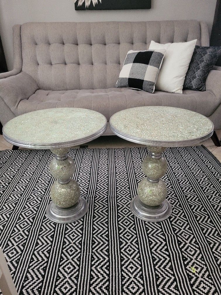 End Tables , In Good Condition 2pc