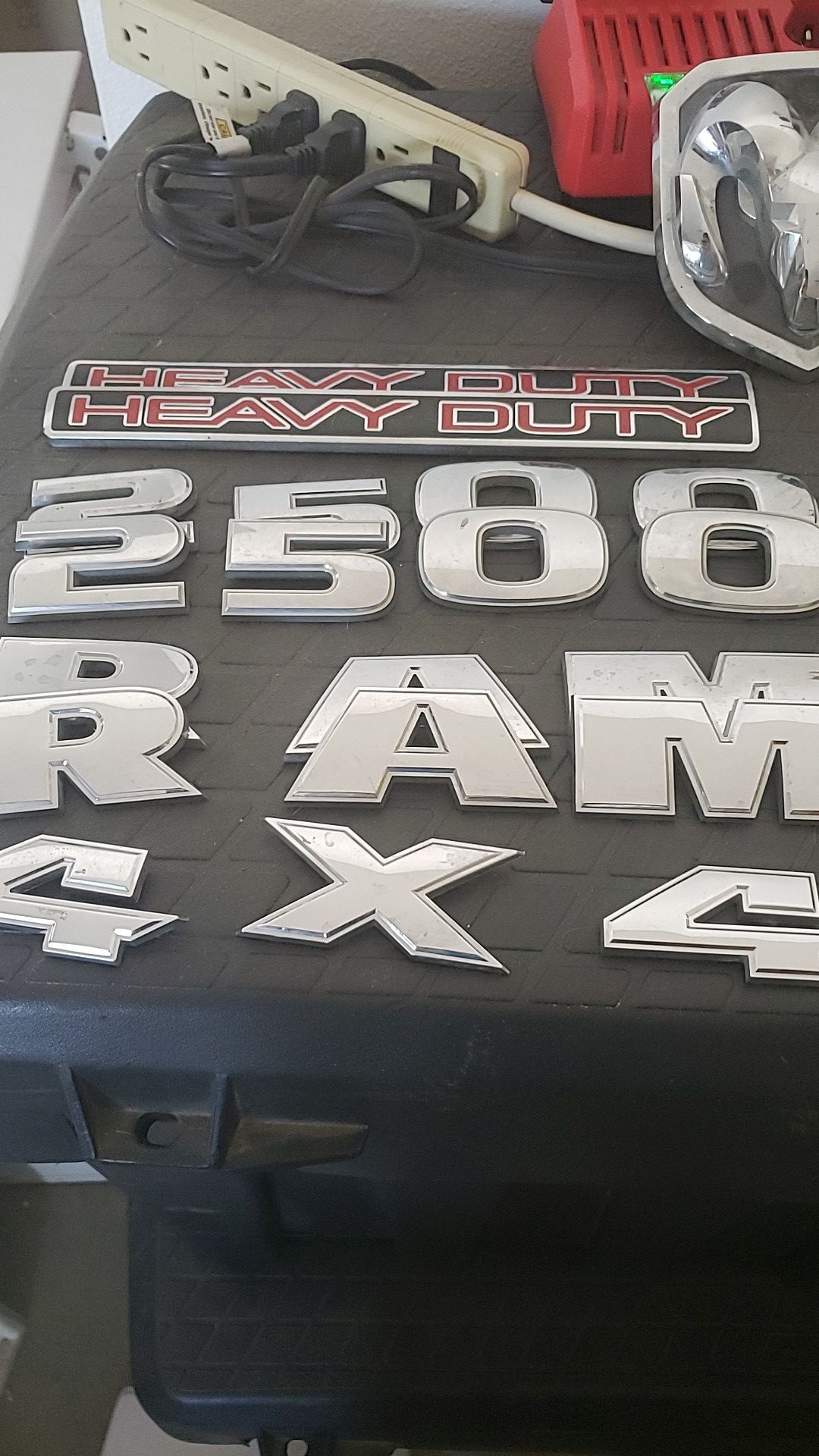 Ram 2500 emblems