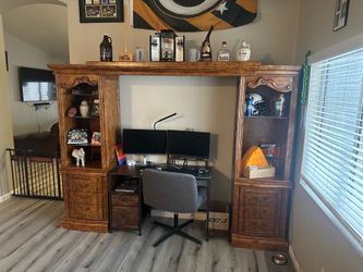 Entertainment center