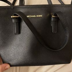 AllBlack Michael Kors Handbag With Adjustable Straps! 