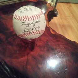 Baltimore Orieos 1983 World Series Hand Signed Base Ball. 