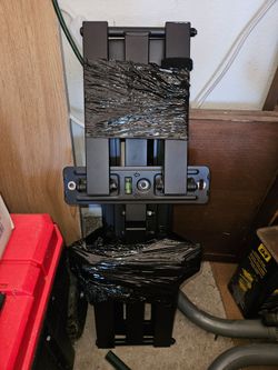Full Motion TV Wall Mount Bracket