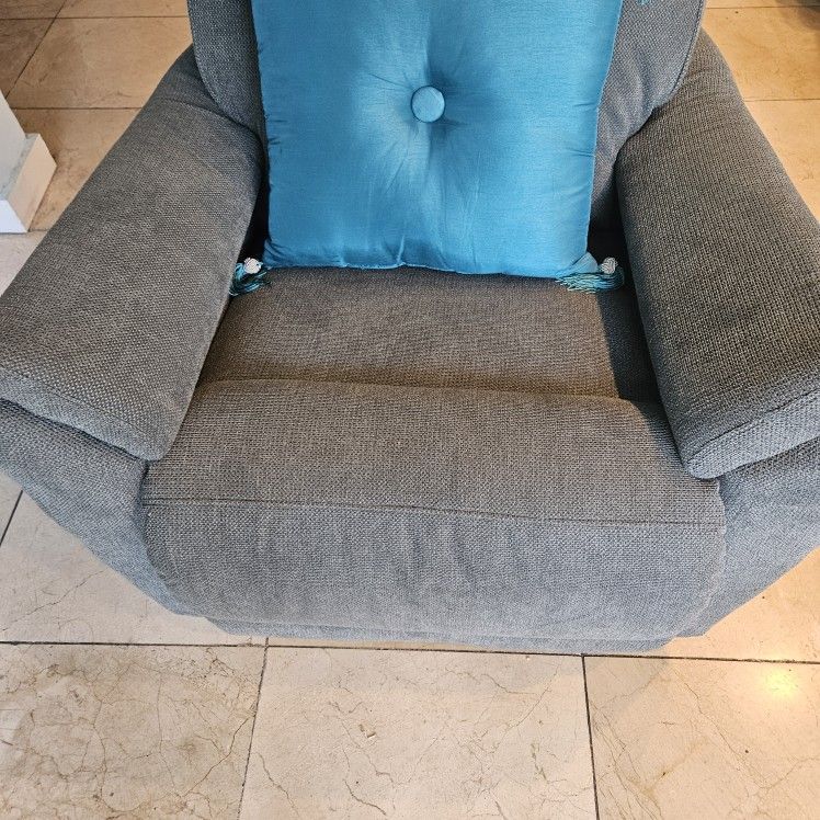 4 Reclining Chairs For Sale