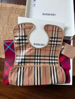 Burberry Baby Bib with Vintage Check Pattern