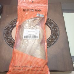 Seikea Platinum blonde synthetic hair extension 28 in