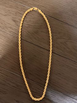 Gold rope chain