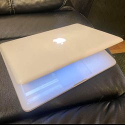 Apple MacBook With Logic Pro final Cut Pro Microsoft office 