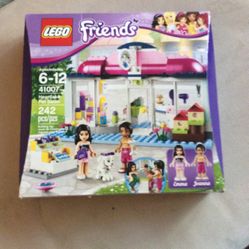LEGO Friends Heart Lake Pet Salon 