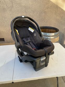Graco Infant Car Seat with Base