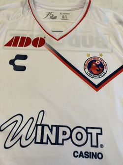 NWT Charly Tiburones Veracruz Size Large