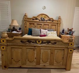 Mexican Style Rustic Sunflower Hand-Carved Wood CAL KING Bedroom Set