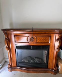 Electric Fireplace Heater – Beautiful Wood Finish 🔥