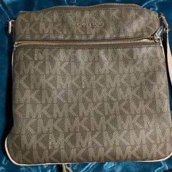 Michael Kors Crossbody Bag