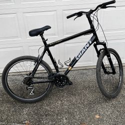 Giant Boulder SE Men’s Mtn Bike