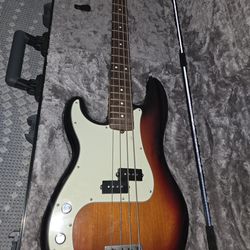 Fender Precision Bass Made in America Left-handed with Case