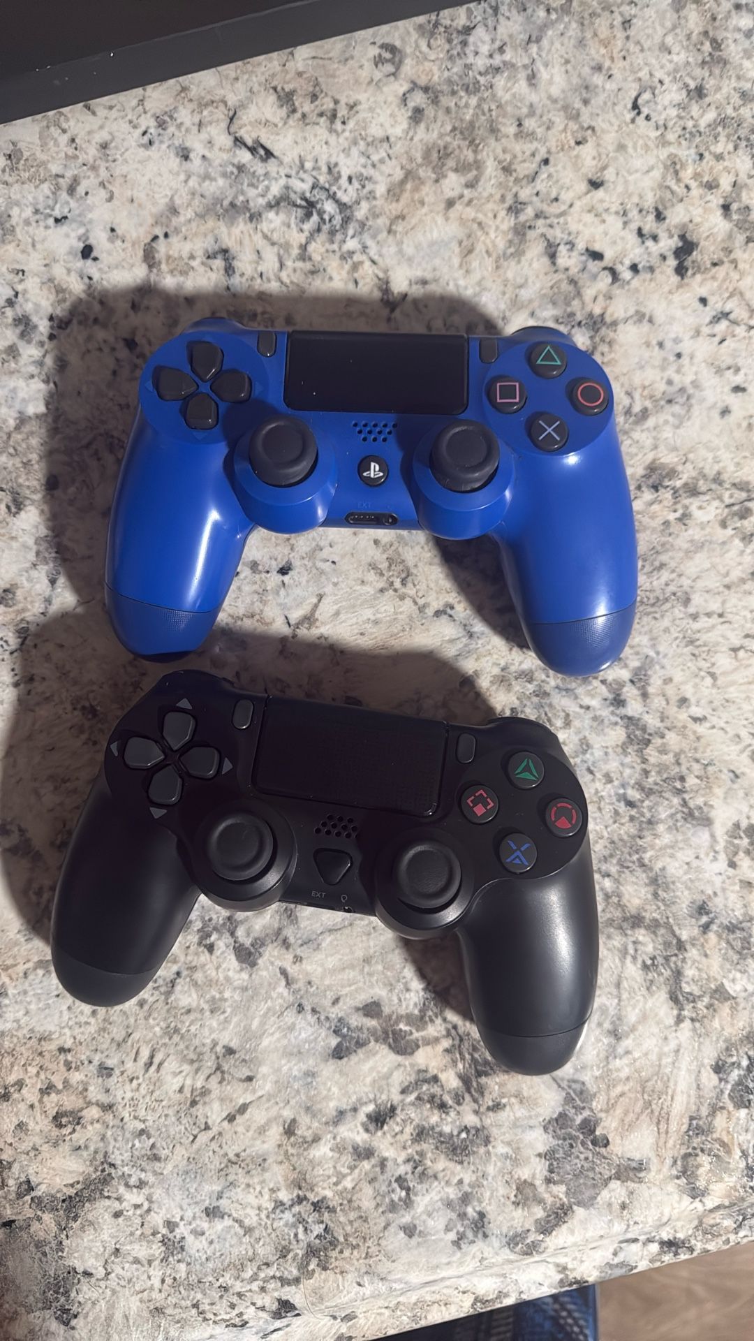 PS4 CONTROLLERS READ DESCRIPTION!!!!!!!