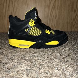 Jordan 4 Thunder