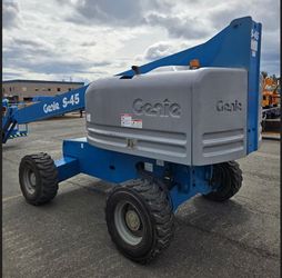 Genie S-45 (diesel 45' boom lift)