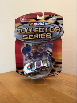 NASCAR Racing Champions 2005 Scott Riggs #10 Valvoline Die-Cast Car