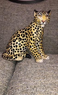 Vintage Leaped cheetah Figurine
