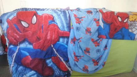 Toddler bedset both are 2 sided