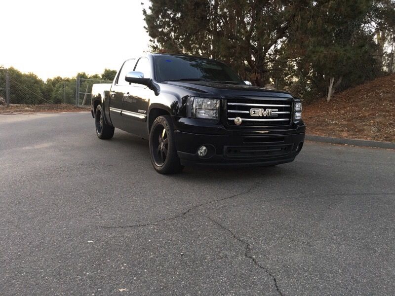 07-13 GMC Sierra/Chevy Silverado Ground Force 2/4 drop kit