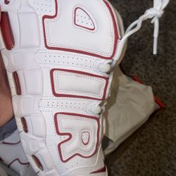 Nike Uptempo 
