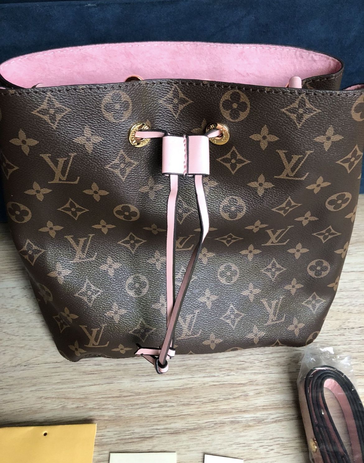 Louis Vuitton Handbag GY8023