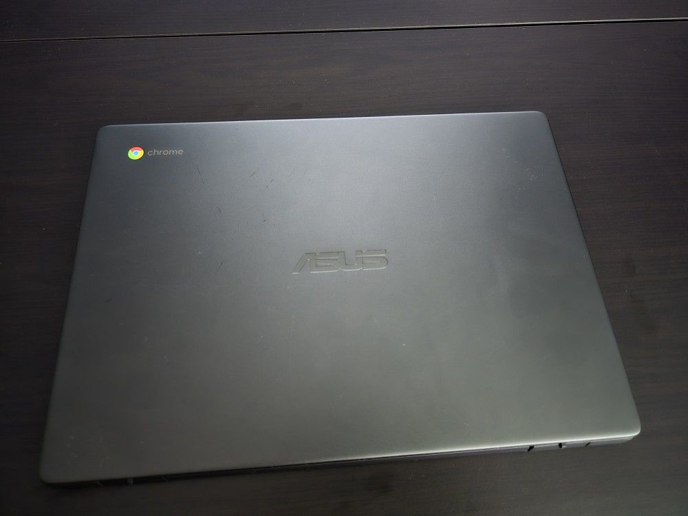 Asus Chromebook Laptop - USED 150 OBO