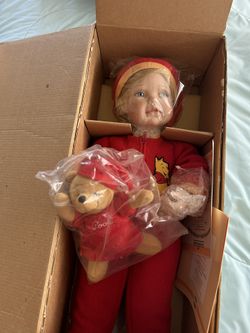 “ I’TS TIME FOR BED POOH”. ASHTON DRAKE Doll $30
