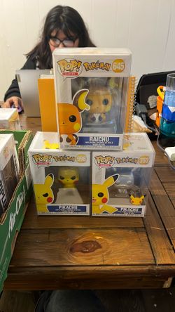 PIKACHU x2 & RAICHU FUNKO BUNDLE