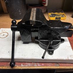 Bench Vise