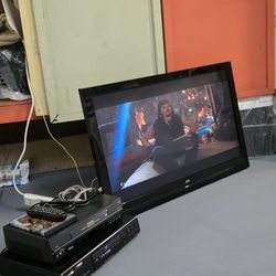 JVC JLC37BC3000 37-Inch 1080p LCD TV With TOSHIBA DVD Video Player & 4 Head Video Cassette Recorder