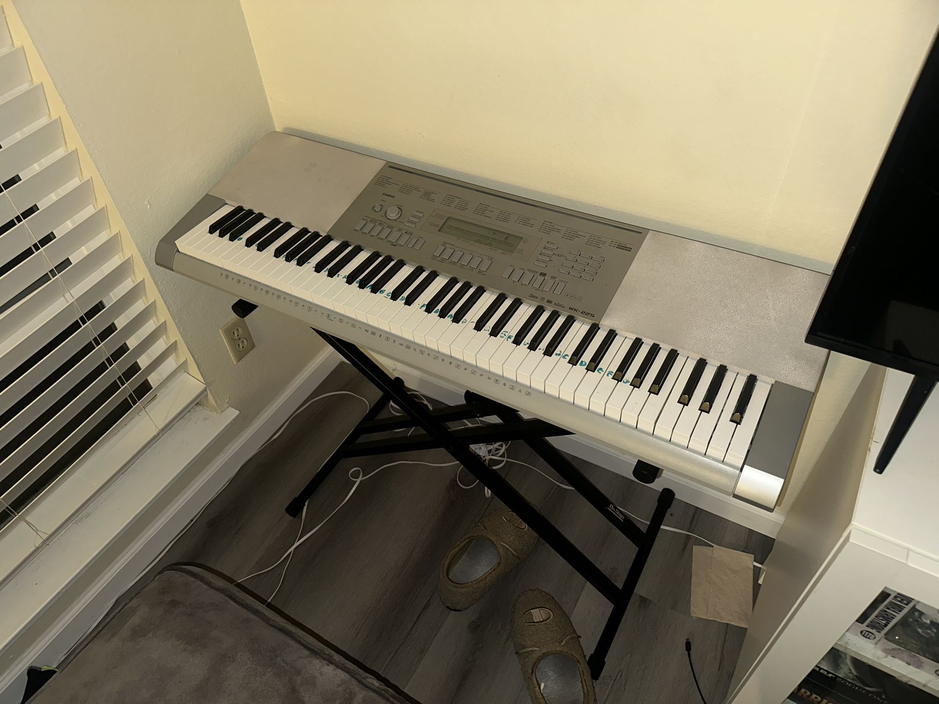 Casio WK-225 Keyboard