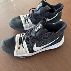 Nike Basketball Sneaker High Tops (Kyrie Irving)