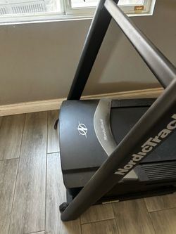 NordicTrack C700 is stuck on the iFIT loading screen