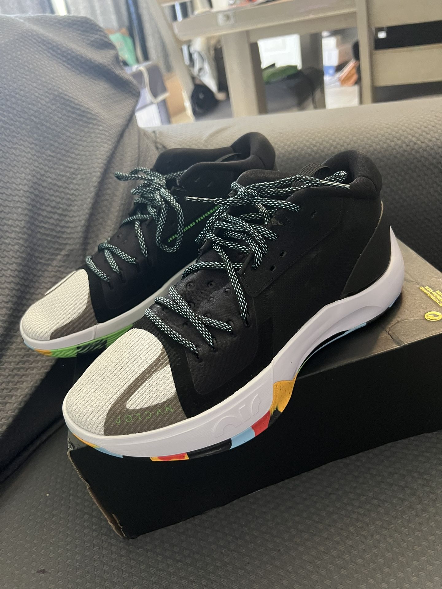 New in Box Size 10 Jordan Zoom Separate Mens