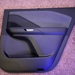 25 Lexus TX500, Rear Right Door Panel